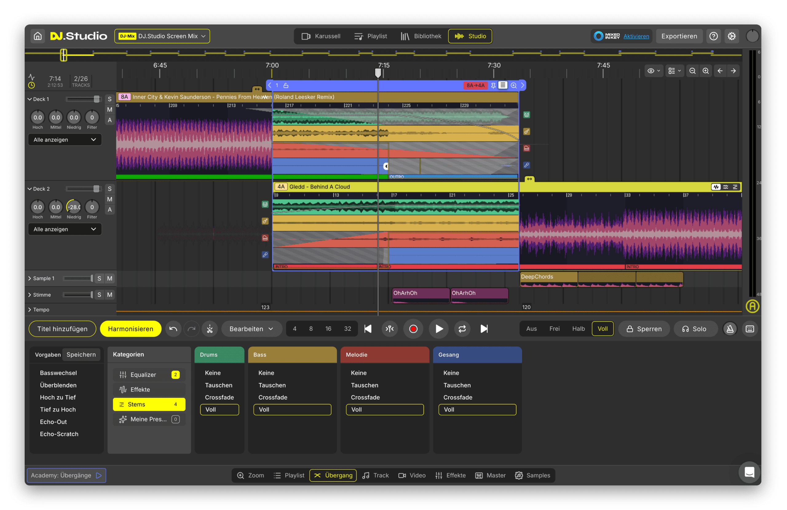 Der Transition-Editor von DJ.Studio mit Crossfade-Timing, EQ- und Automations-Reglern zwischen zwei Tracks.