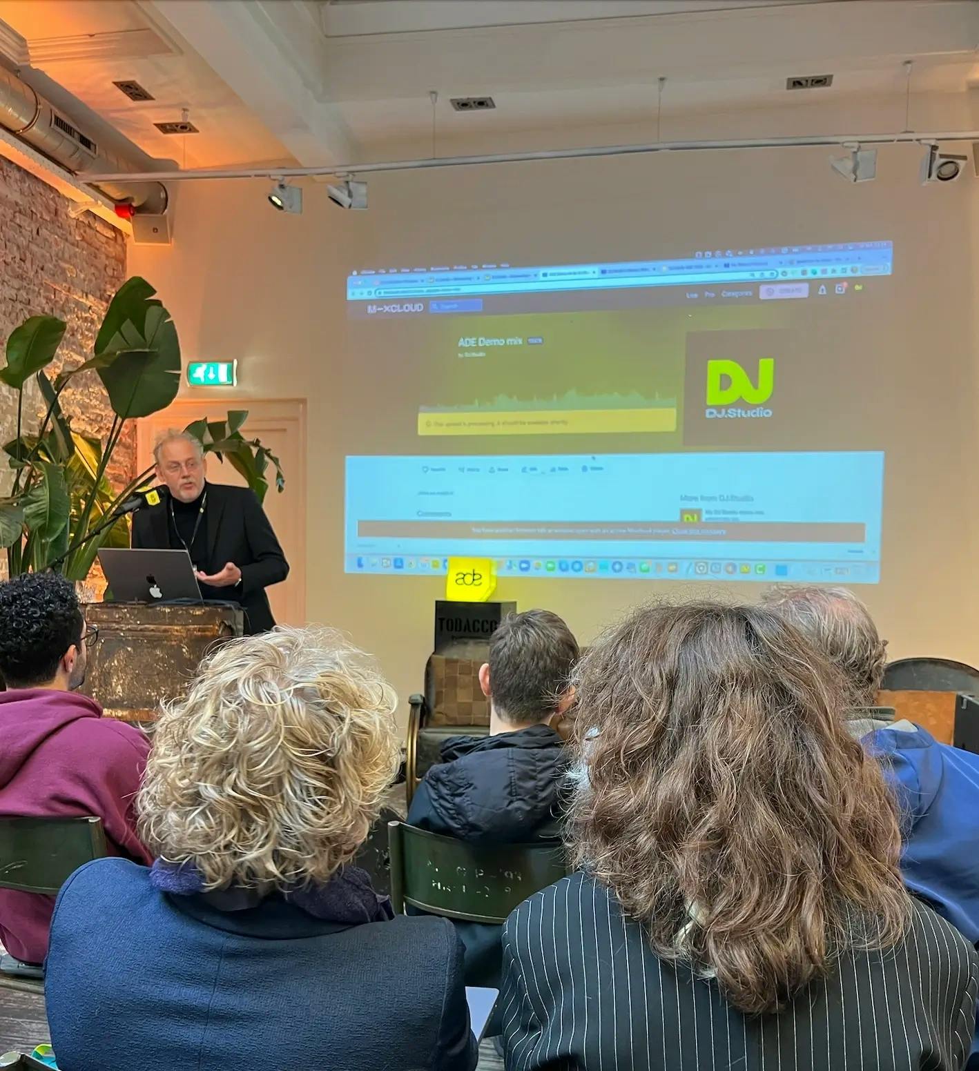 Siebrand Dijkstra presenting DJ.Studio at Amsterdam Dance Event